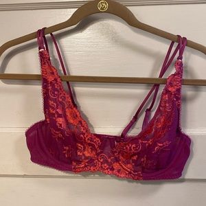 Flirty lil push up bra. Size 36B